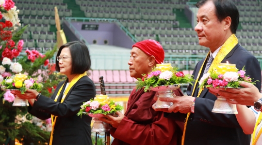 靈鷲山水陸法會圓滿前夕，蔡英文總統為全民祈福